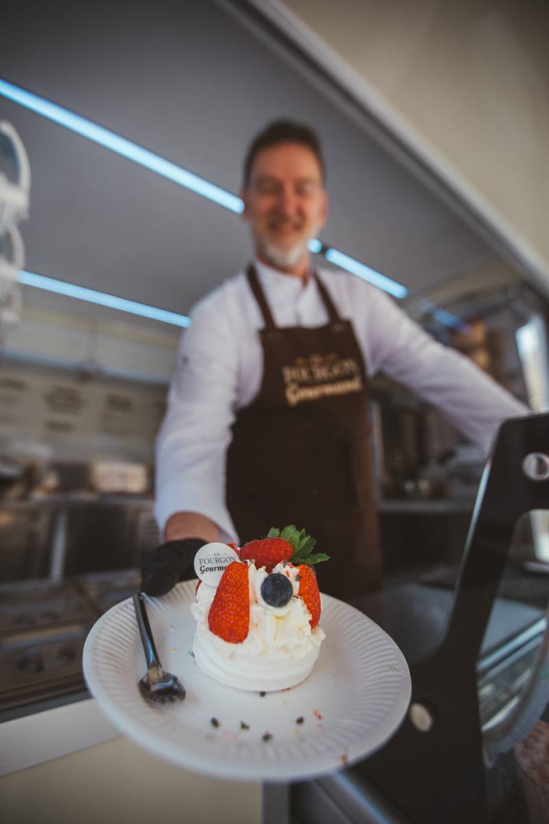 privatiser un food truck pour desserts sucrés avec glaces artisanales et fruits frais parfaits pour vos événements festifs ou mariages Paris 75 en Ile de France